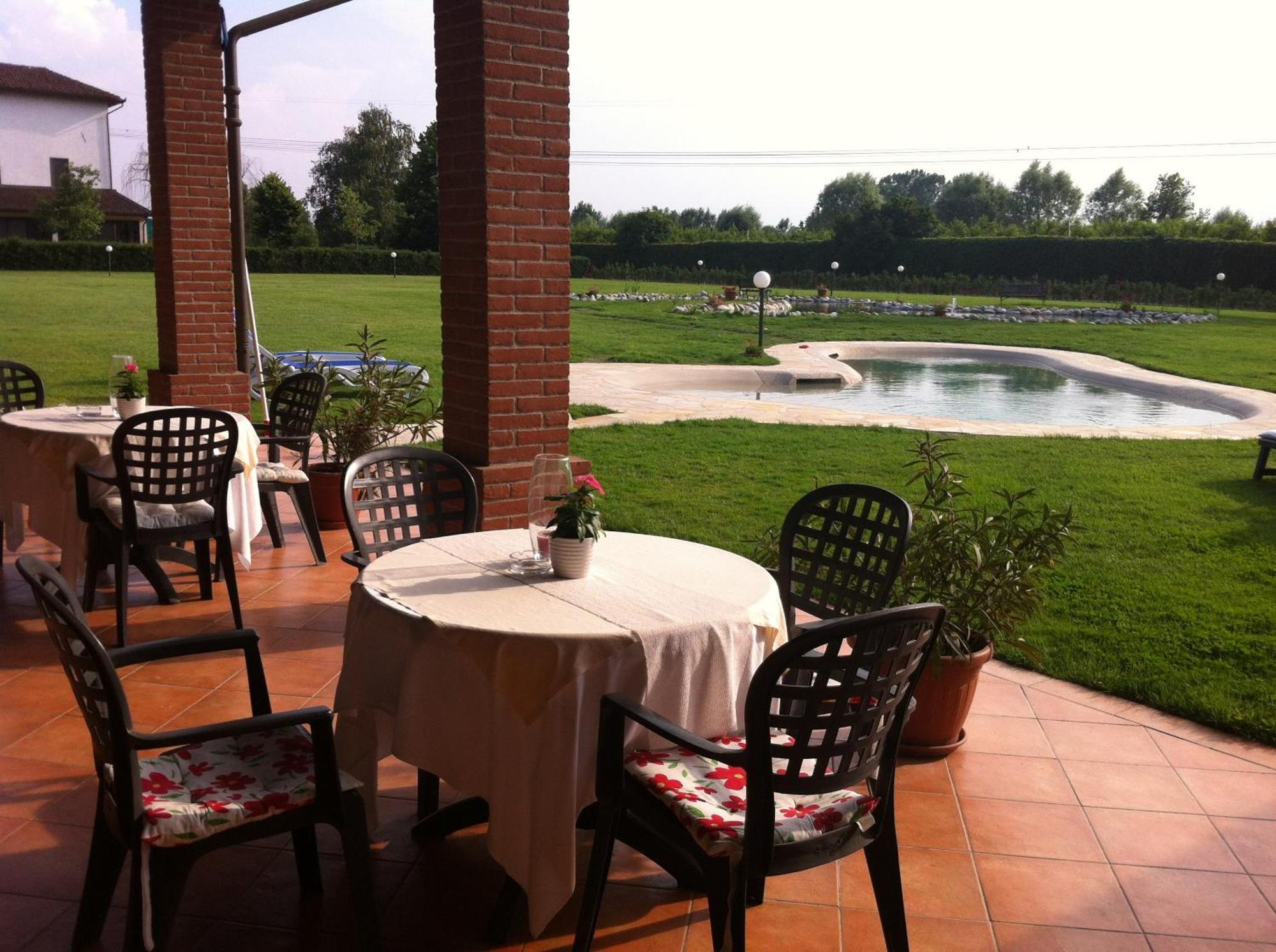 Albergo Cosmera Savigliano Exterior foto