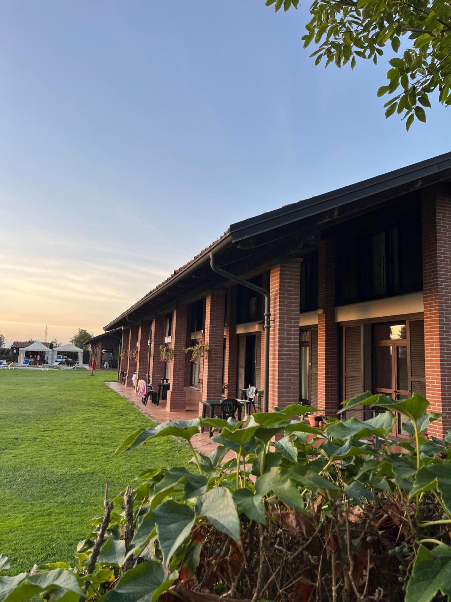 Albergo Cosmera Savigliano Exterior foto