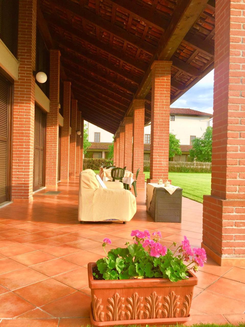 Albergo Cosmera Savigliano Exterior foto